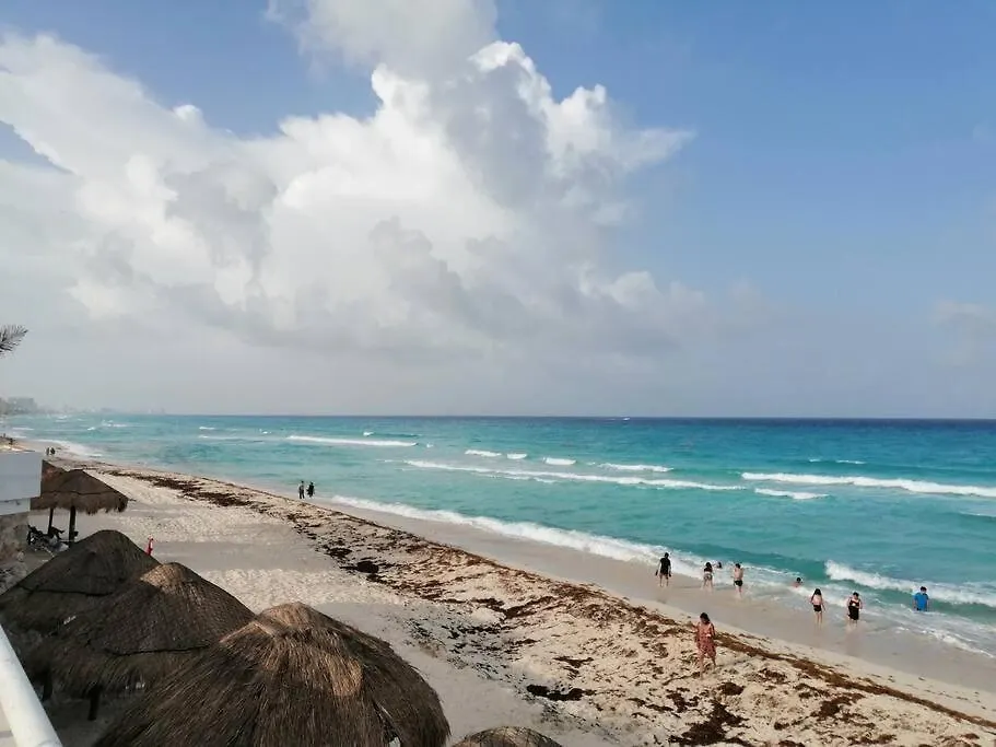Confortable Depa En Condominio Frente Al Mar! Cancún Mexiko